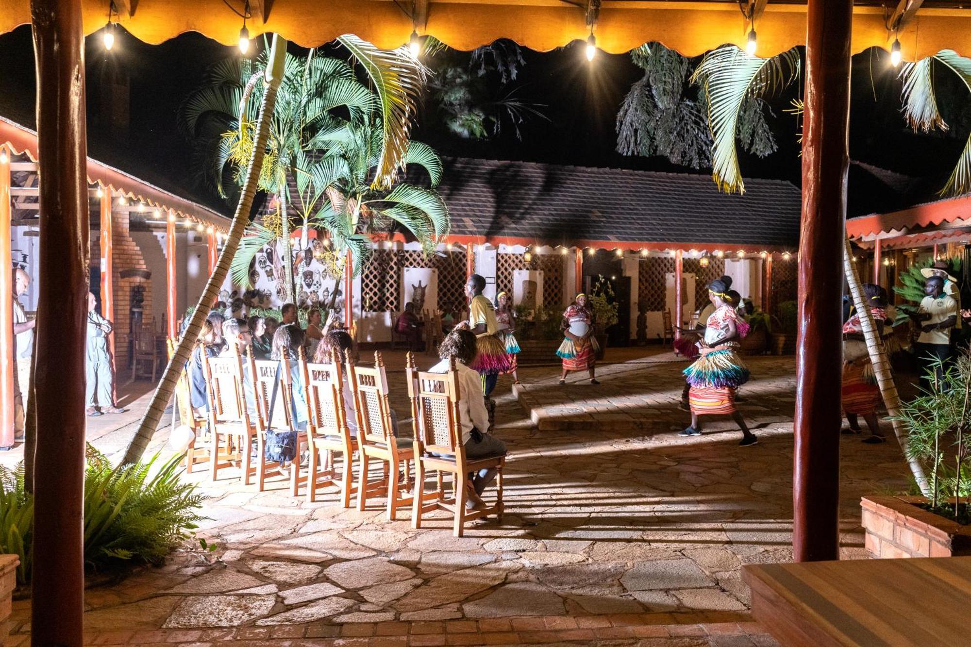 Masindi Hotel Exterior foto