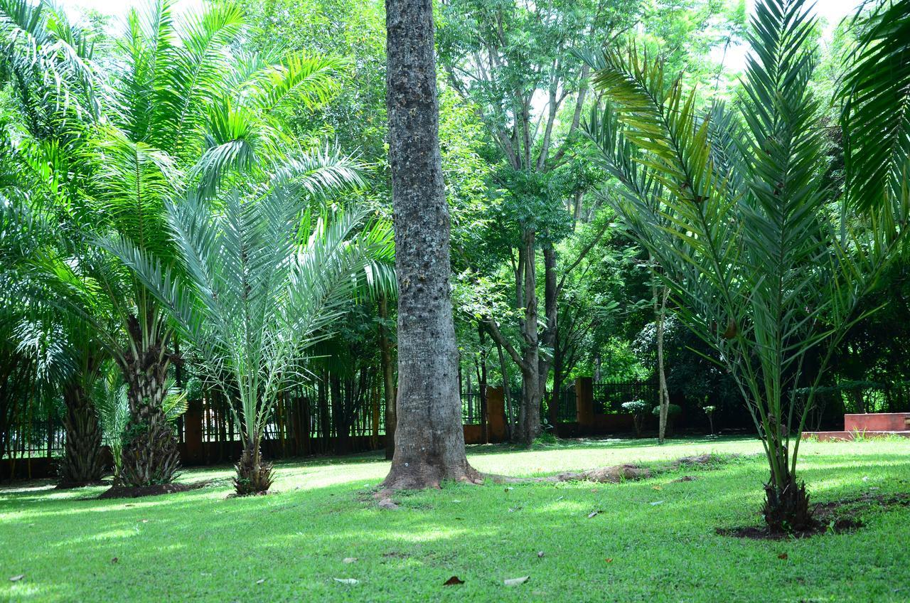 Masindi Hotel Exterior foto